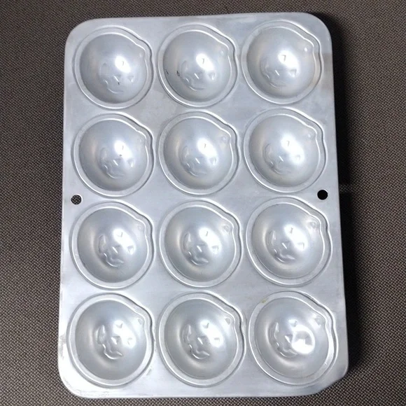 Vintage Wilton aluminum pumpkin tin