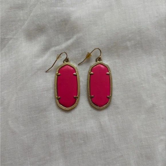 Kendra Scott Magenta Elle Earrings