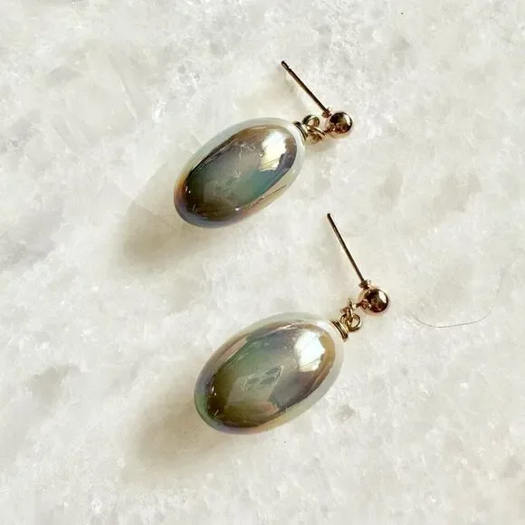 Grey oval pearlecent dangle earrings