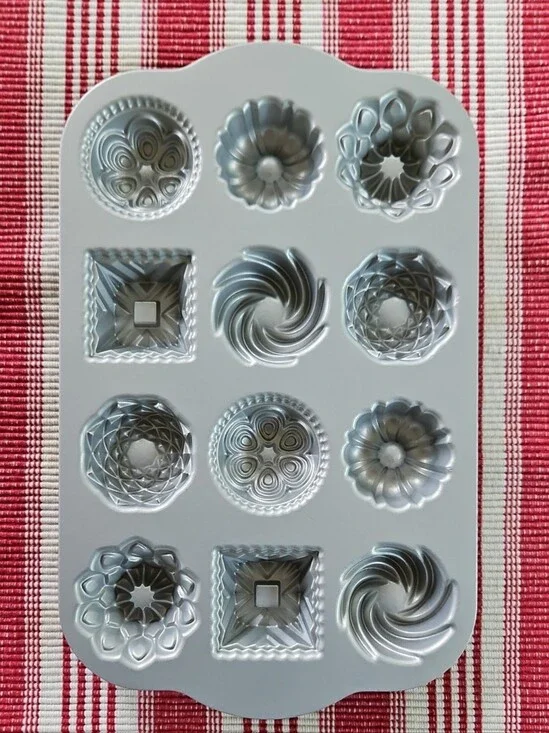 Nordic Ware Martha Stewart Bundt Charms Pan 12 Cavity