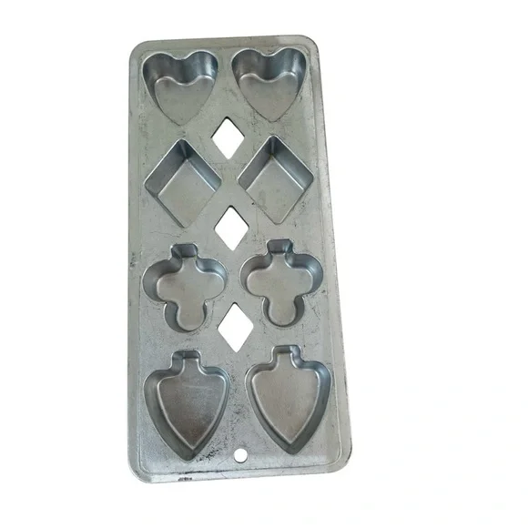 Wear Ever Card Suit Cast Aluminum Mold Bakeware