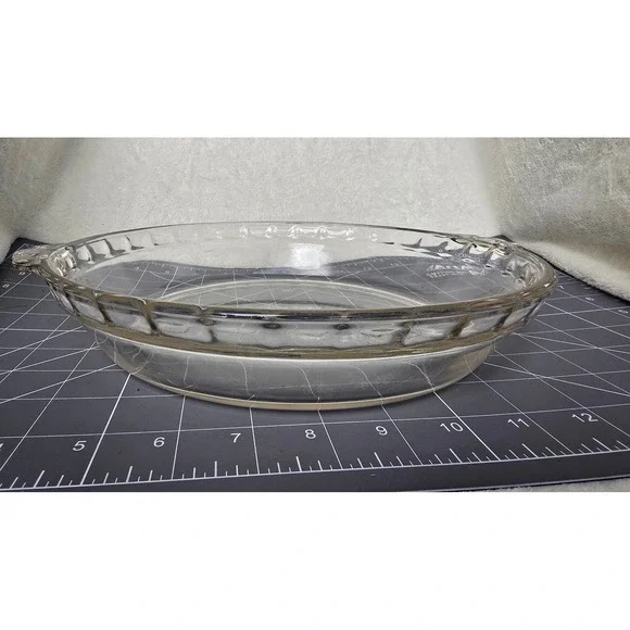 Vintage Pyrex 209 Clear Glass 9.5 Inch Fluted Rim Pie Plate with Handles USA