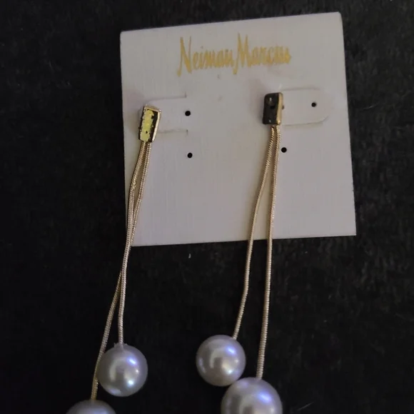 Gold pearl drop earrings