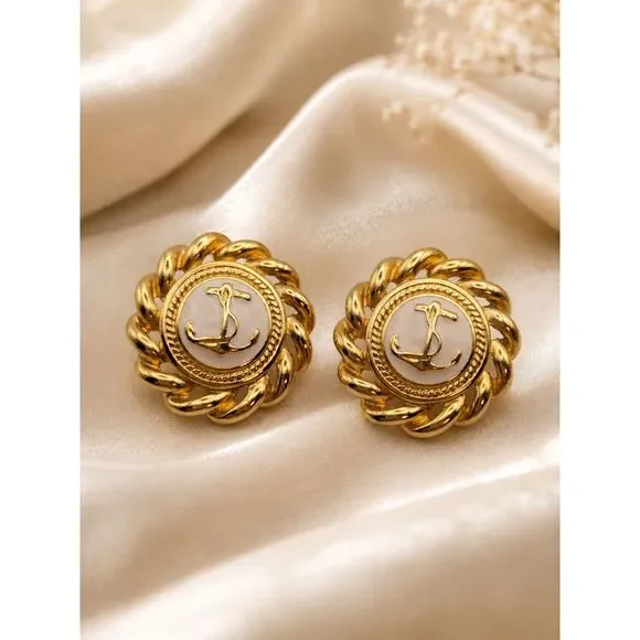 Vintage Gold Tone Anchor Earrings Cream Enamel Nautical Coastal Preppy 1.25in