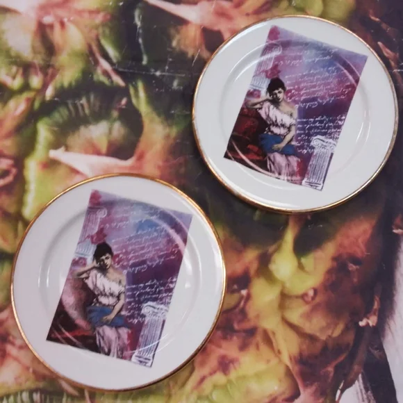 - Two Italian plates 14