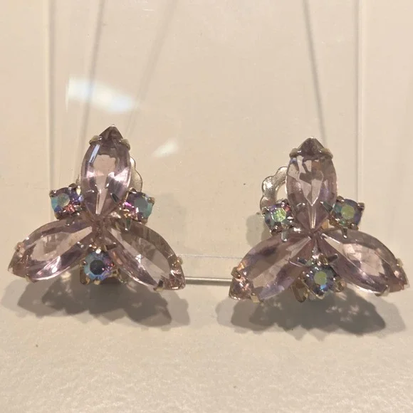Vintage Unsigned Lavender & Aurora Borealis AB Rhinestone Clip‎ On Earrings Glam