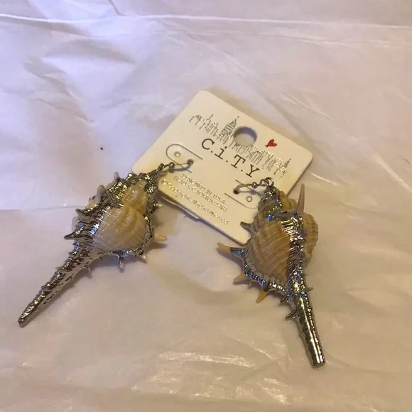 City large shell and silver earrings