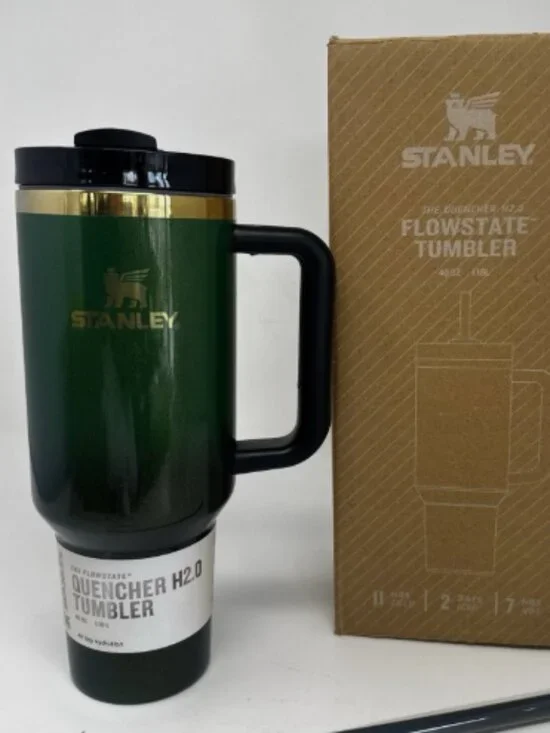 Stanley The Quencher H2.0 FlowState Tumbler 40 oz – Dark Green & Gold