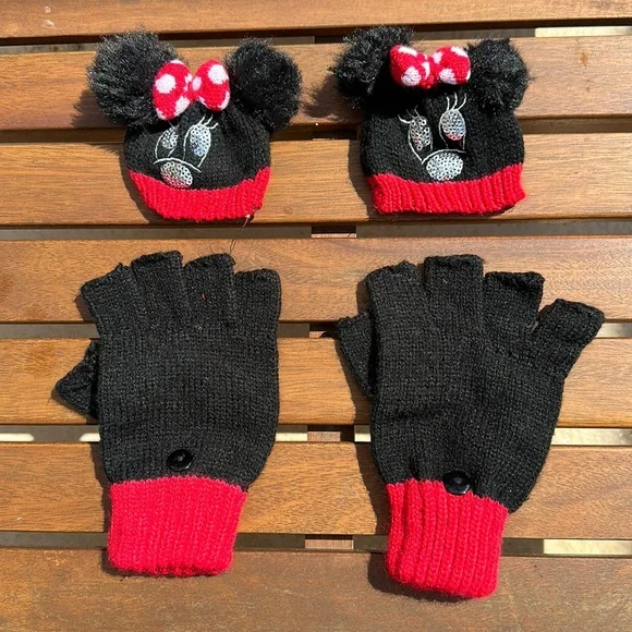 Disney parks authentic mittens new fingerless with matching Minnie sparkle cover
