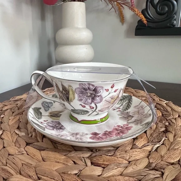 Grace teaware Fine Porcelain Floral Teacup and‎ Saucer Set NeW
