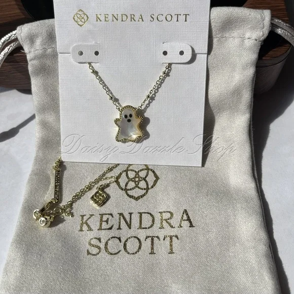 👻New Kendra Scott Mother of Pearl Ghost Reversible Gold Plated Necklace👻