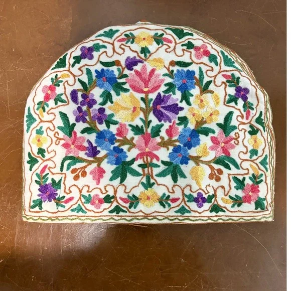 Vintage Handmade Floral Crewel Embroidered Tea Cozy White Multicolor Coquette