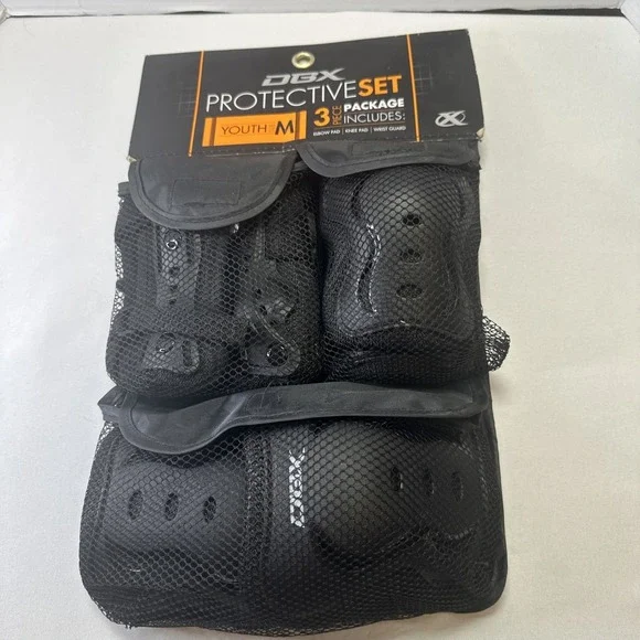 DBX Protective Set Youth Size M‎ Elbow & Knee Pads & Wrist Guard Black Brand New