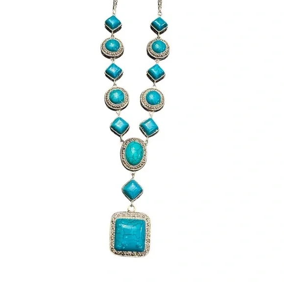 Elegant Turquoise Necklace with Silver Accents