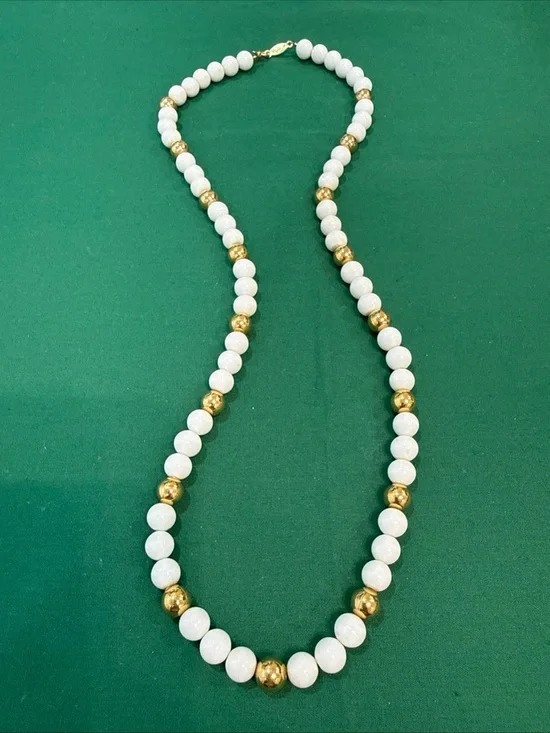 VTG Napier White Lucite And Gold Bead Necklace. 93D