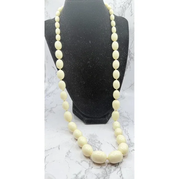 Vintage Trifari Cream Oval Bead Necklace 30