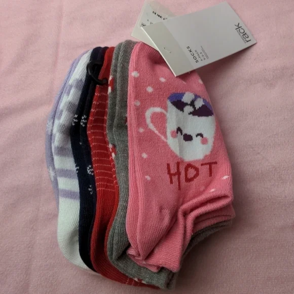 Nordstrom Woodland Winter Six Pairs Christmas Holiday Socks size 9-2.5