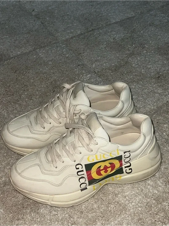 Gucci Cream White Leather Logo Low-Top Sneakers with Yellow & Red Accent