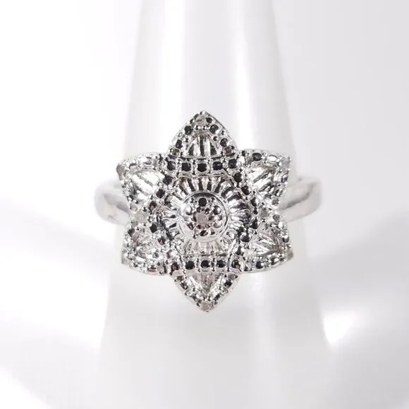 Sterling Silver Star Ring with Diamond Accents Size 7-3/4