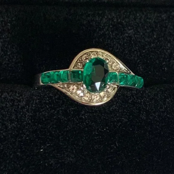 Silver 925 Green and Clear Crystals Ring