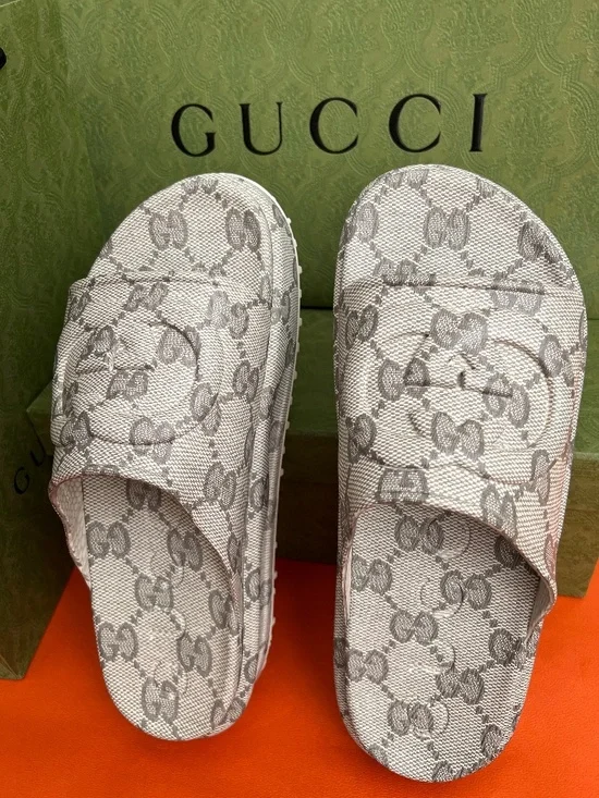Gucci Men's Shoes Maxi GG Slip-On Loafers Leather Light Size10.5 US 11 EU44.5