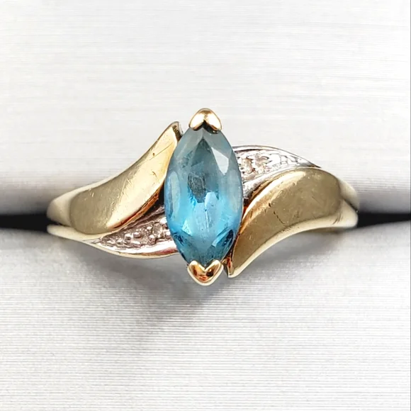 10k Blue Topaz Ring