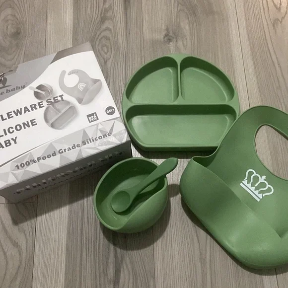 NEW Miracle Baby Tableware Set