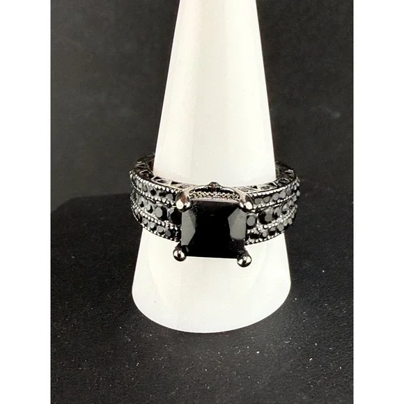 Vintage Estate Cocktail Ring Black Rhinestone Pave Statement 10