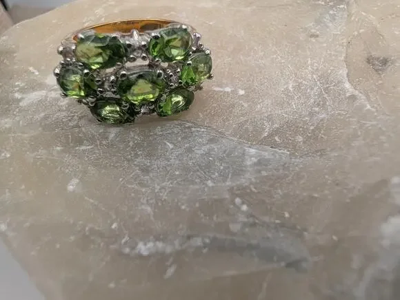 Stunning Green Peridot Cluster Ring Gold Tone & Silver Tone Fashion Jewelry sz 7