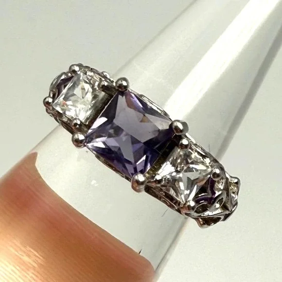 Sterling Silver‎ Purple Princess Cut Three Stone Ring Enamel Heart Filigree Sz 6