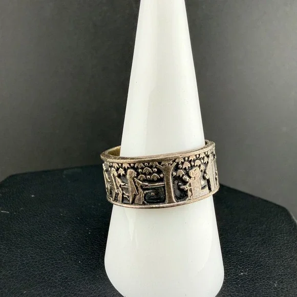 Vintage Signed Sterling Band Ring Story Teller Relief Enamel 9.5