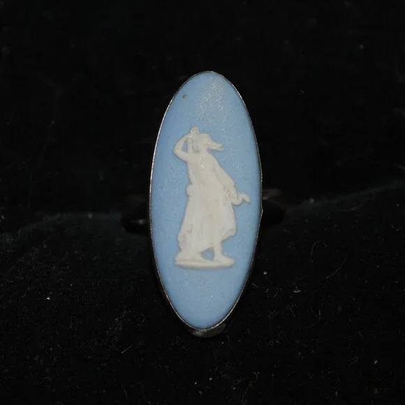 Vintage Wedgwood Sterling Jasperware Cameo of Hygieia, Goddess of Health, Ring