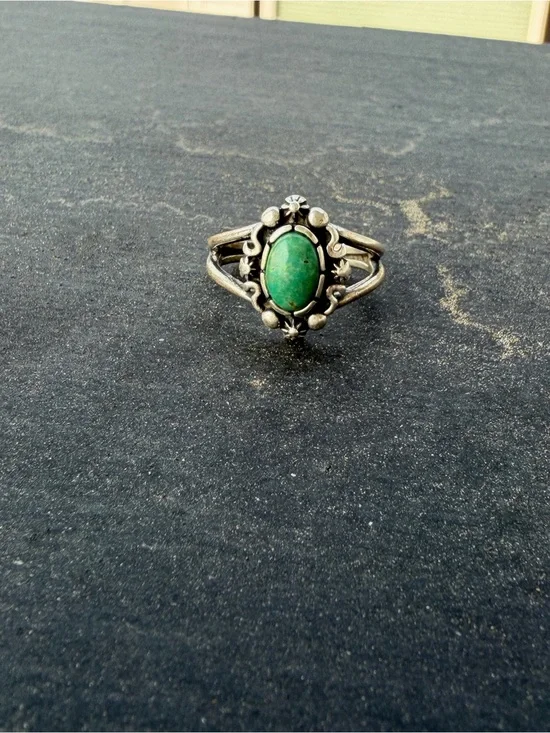 925 Ring with Green Oval Stone - Women Jewelry