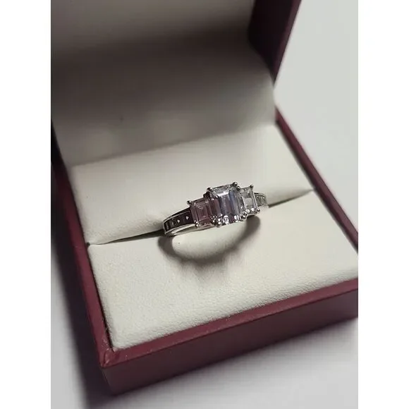 Sterling Silver Elegant Three-Stone Silver Ring Clear Glass Stones 925 Size 7
