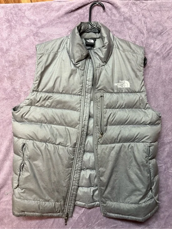 The North Face Men's Light Gray Insulated Puffer Vest