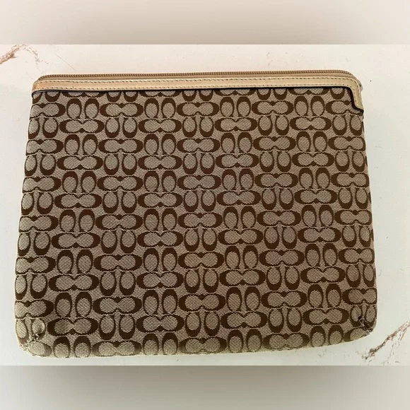 Coach IPad Sleeve - GUC