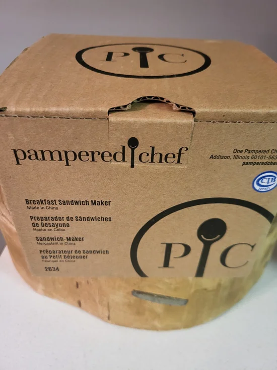 NIB Pampered Chef BREAKFAST SANDWICH MAKER #2634 Microwave Safe - NEW