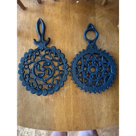 Vintage Emig Cast Iron Trivets Set of 2 Tulip Heart Starburst Navy T56 12