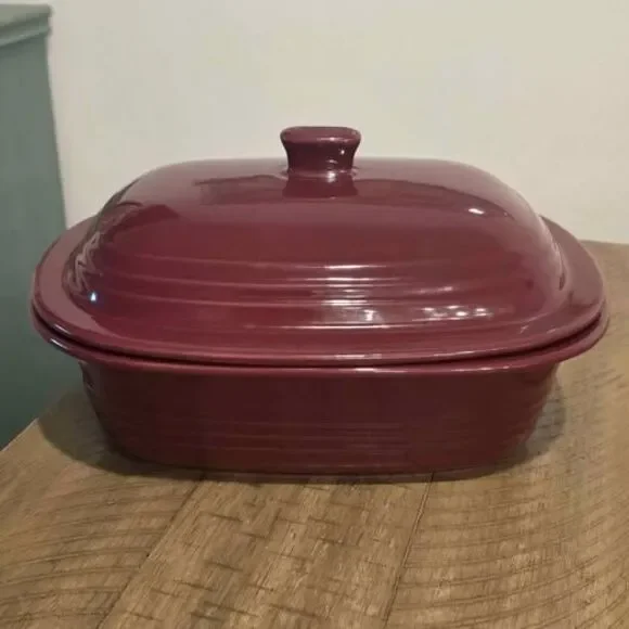 Pampered Chef Cranberry Deep Covered Baker 3.1 Qt Stoneware – Discontinued