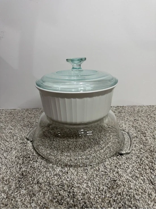 White Corningware 1.6 Liter Ceramic Covered Casserole Dish