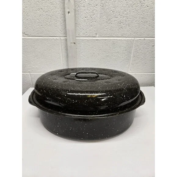 Vintage Black Speckled Enamel Small Oval Roaster Pan w/Lid - 15