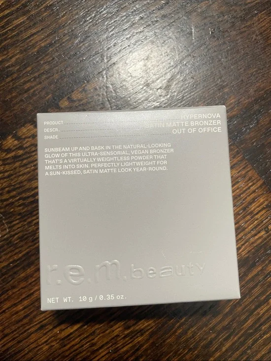 R.e.M beauty bronzer