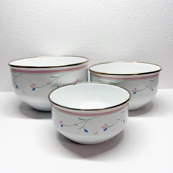 Vintage Rammaru Nordic Wind Floral Enamel Metal Nesting Bowls