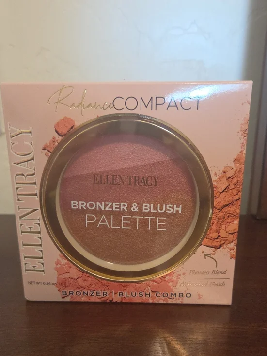 Ellen Tracy Bronzer & Blush Compact in Pink and Bronze