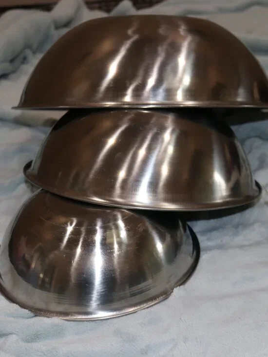 Stainless steel mixing bowl set of five.