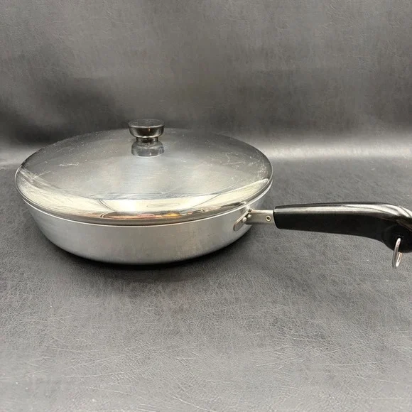 Revere Ware 12 Inch Non-Stick Aluminum Skillet Frying Pan with Stainless Lid