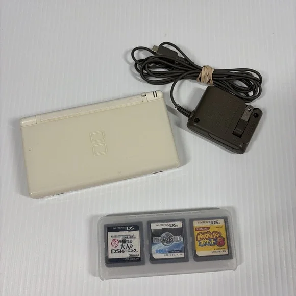 Nintendo DS Lite Handheld System - White USG-001 Charger Games Bundle Lot