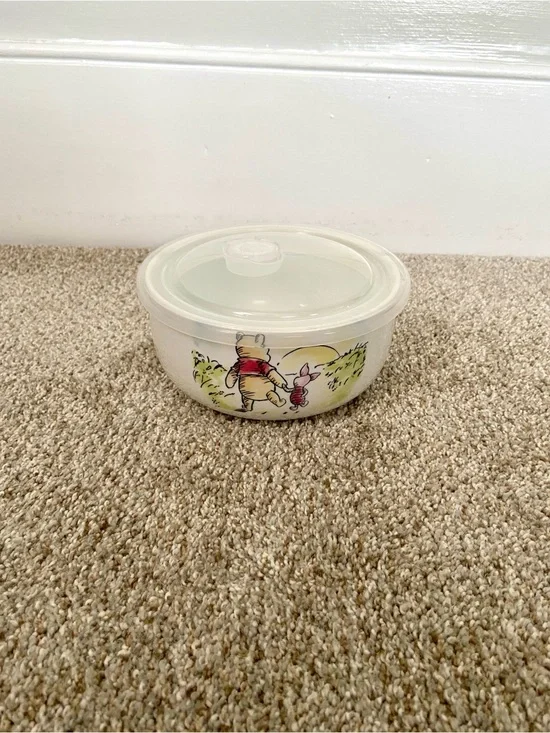 Disney Winnie the Pooh Ceramic Storage Bowl Container W/ Pressure Lid