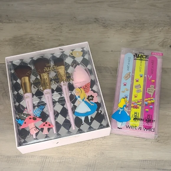 Disney Alice Makeup Brush Collection And Nile File Set