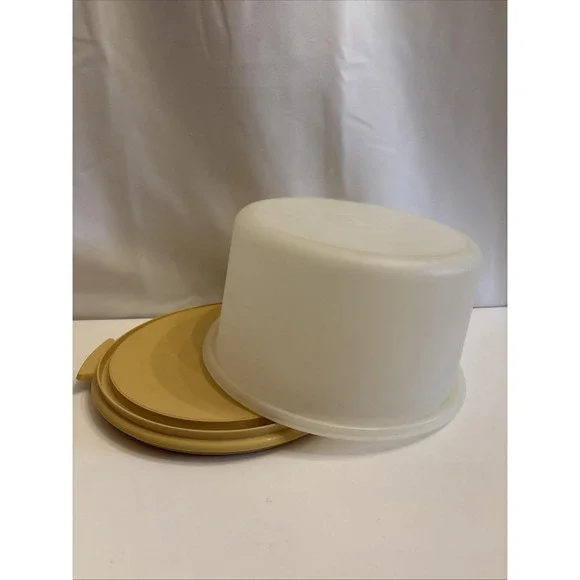 Vintage Tupperware 9.75
